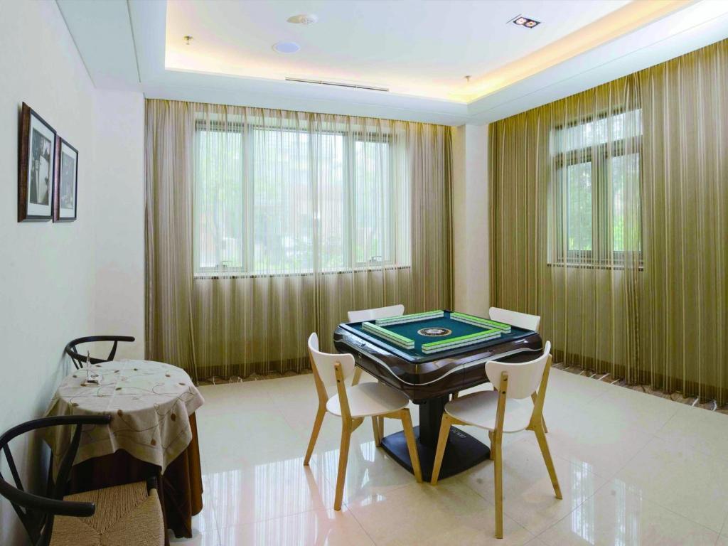 Days Inn Business Place Longwan Pequim Exterior foto